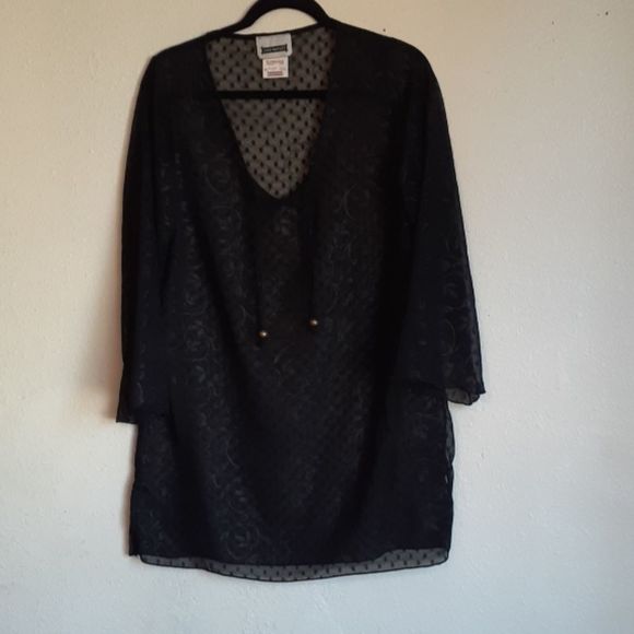 LAKE MATLEYsize S blouse the color black - Picture 3 of 8